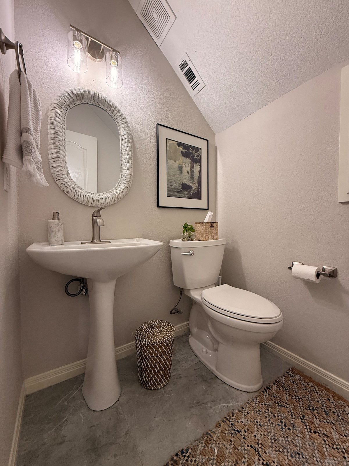 Powder room