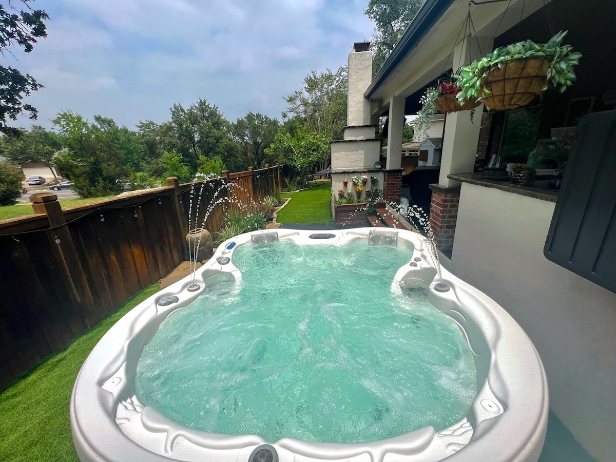 Private hot tub