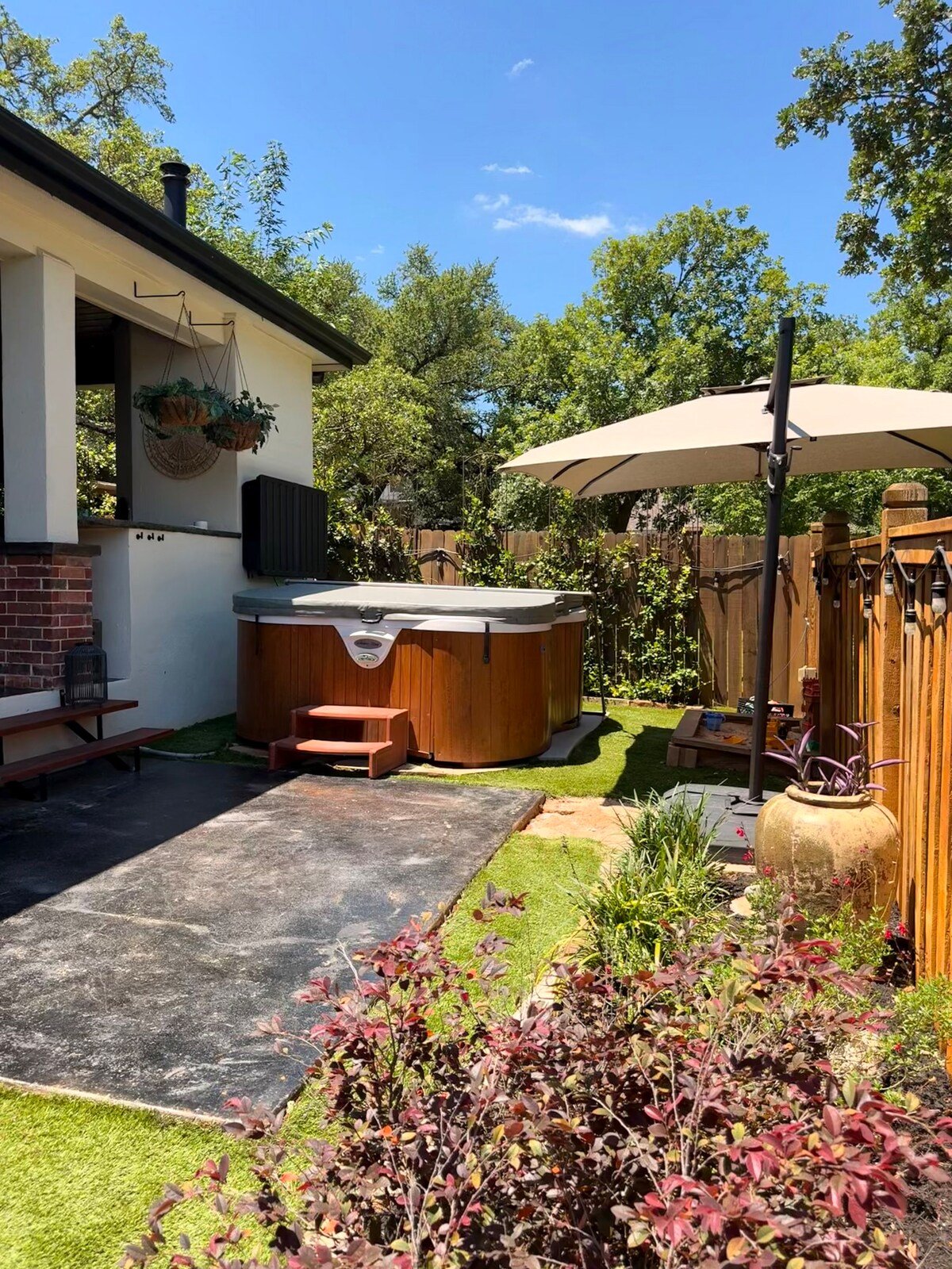 The backyard retreat